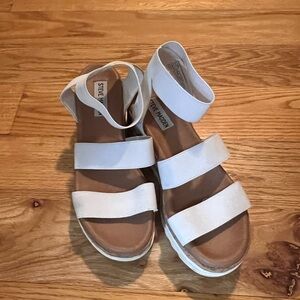 Strappy Steve Madden platform sandals